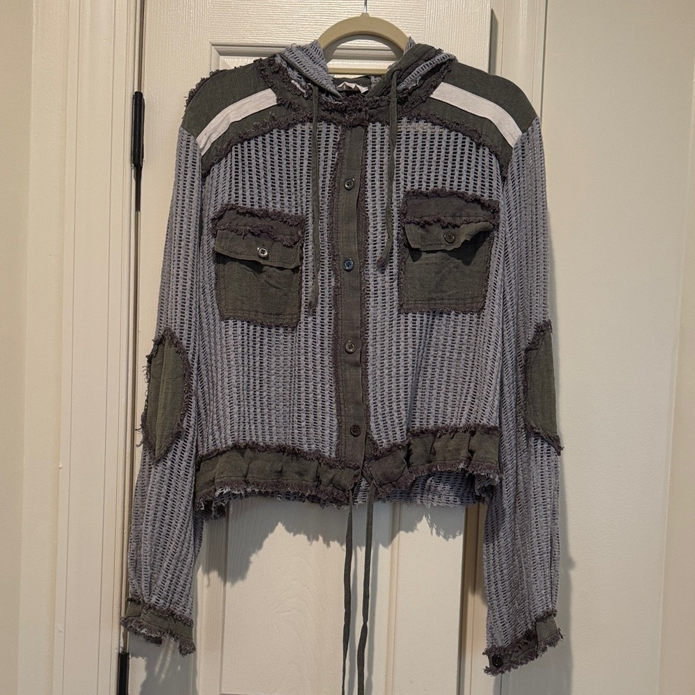 POL women’s Two-Tone crochet like Hooded Utility Jacket in Gray and Olive NWOT